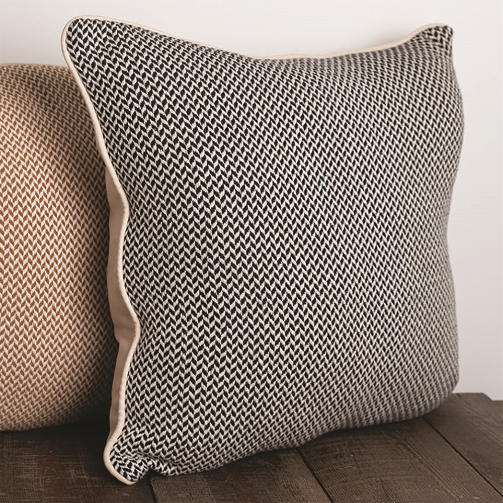 Dashing Texture Black Pillow APDTL